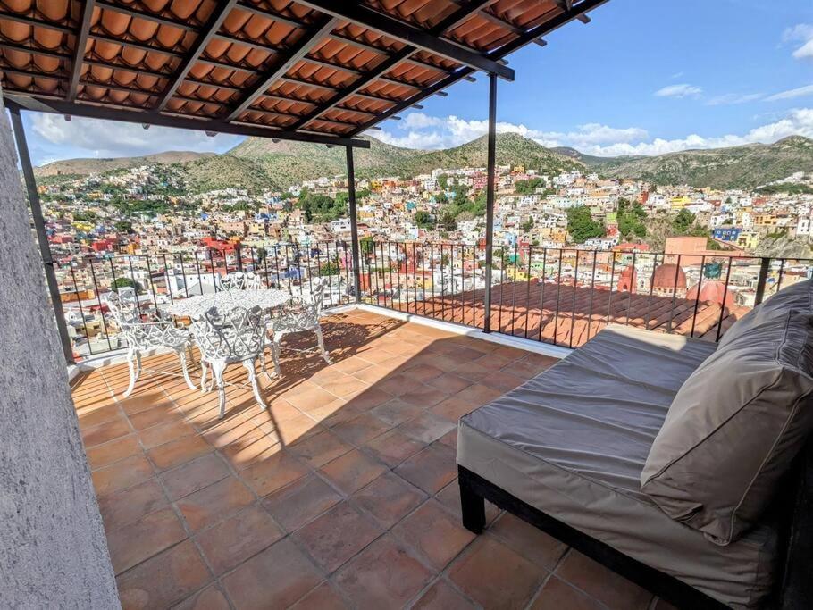 Apartment Spacious Boasting Breathtaking Views *